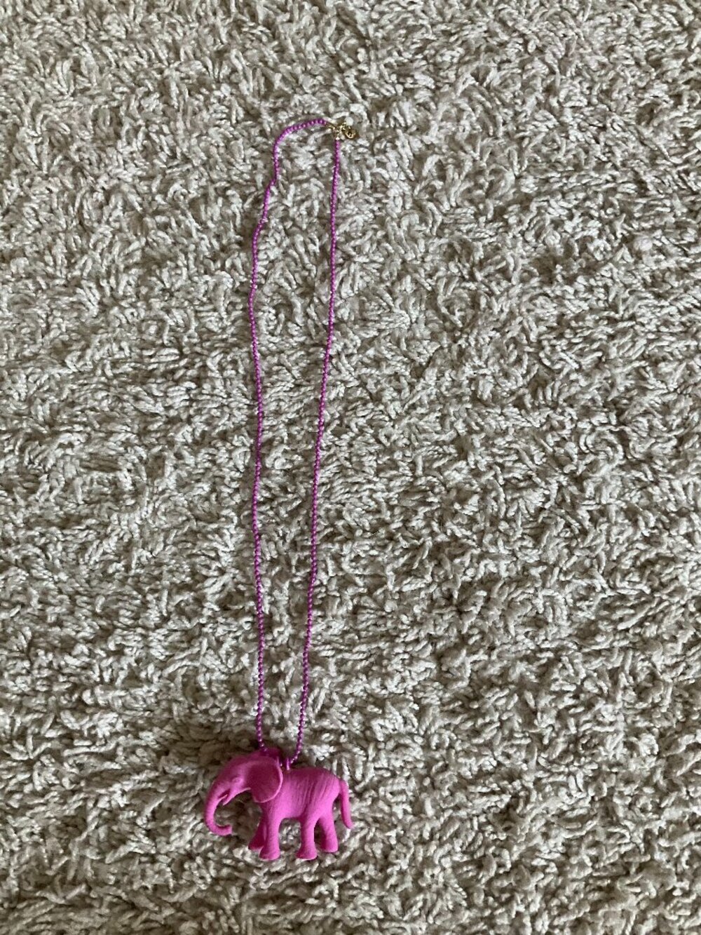 J.CREW CREWCUTS RUBBER ELEPHANT PENDANT NECKLACE. PINK.